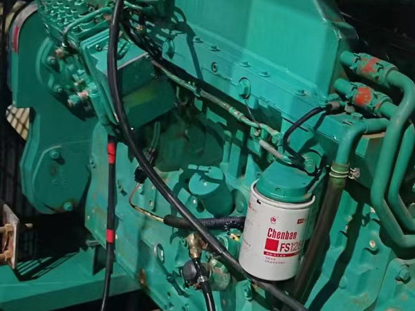 南丹如何确定新的发电机组控制系统是否与原系统兼容？