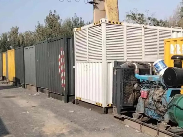 南丹200KW柴油发电机机组每小时油耗是多少？